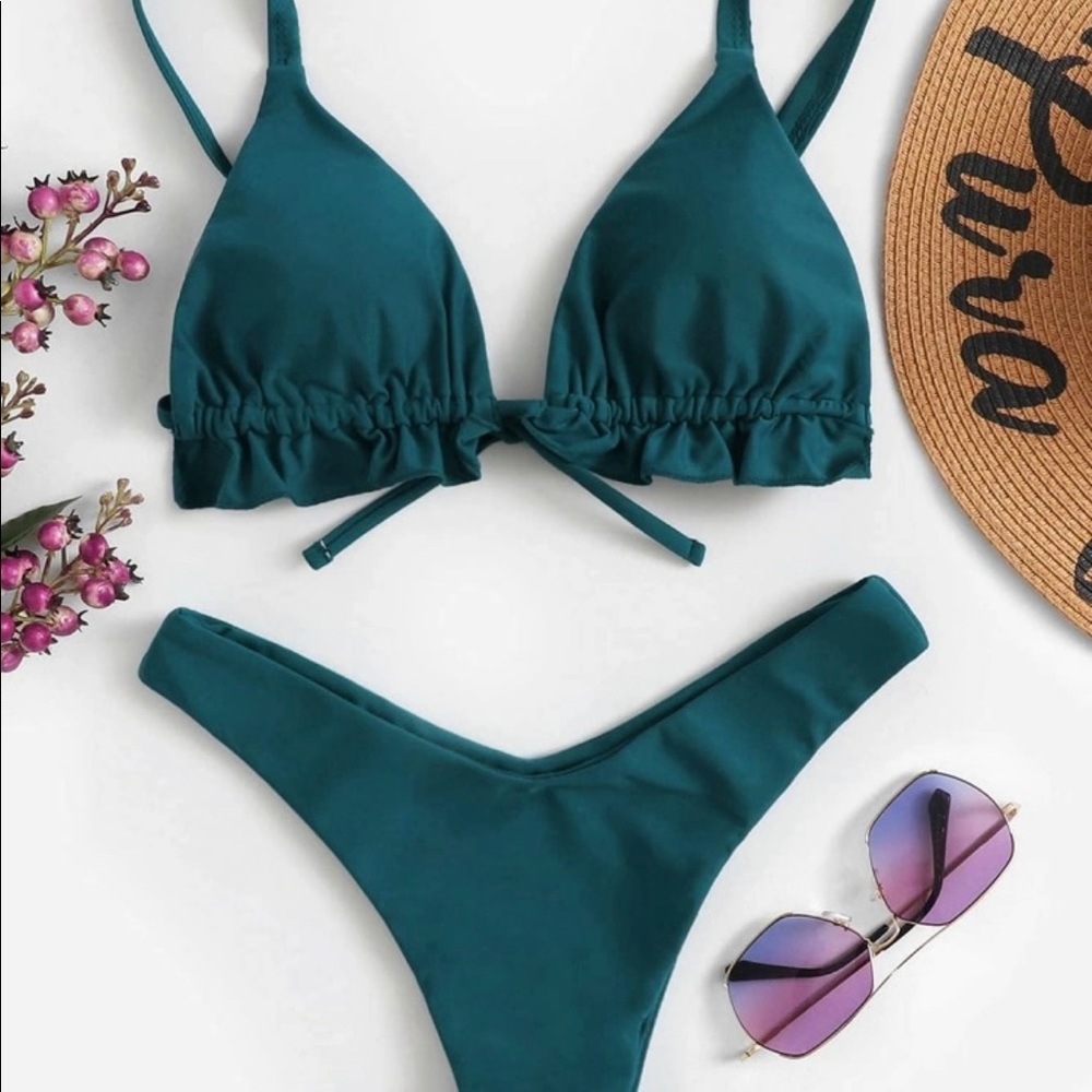 BNWT Shein frill hem triangle high leg bikini